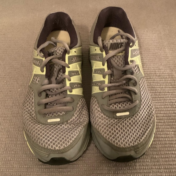 Nike sneakers - Picture 3 of 7